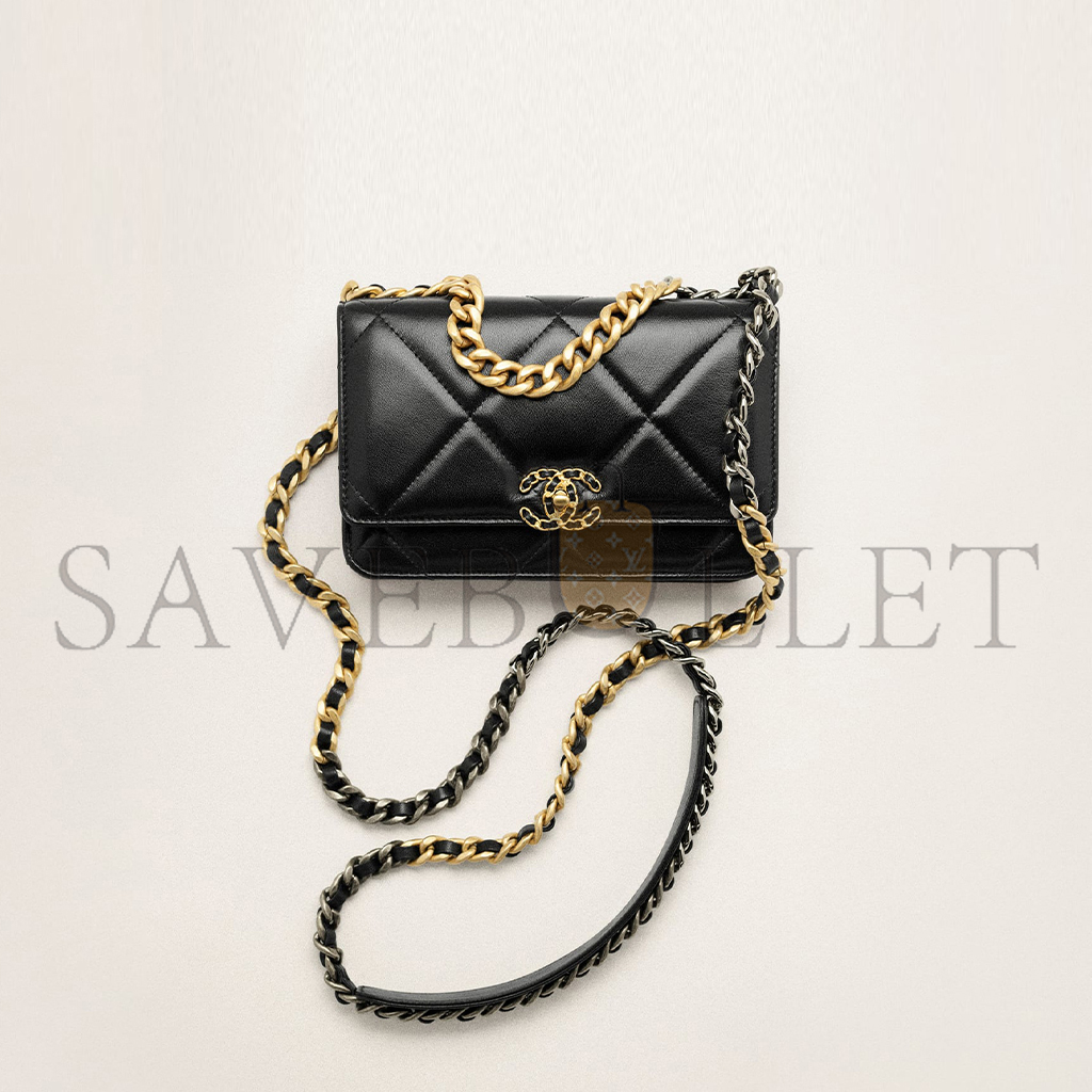 Ch*el master 19 wallet on chain ap3267 (19.5*12*3.5cm)